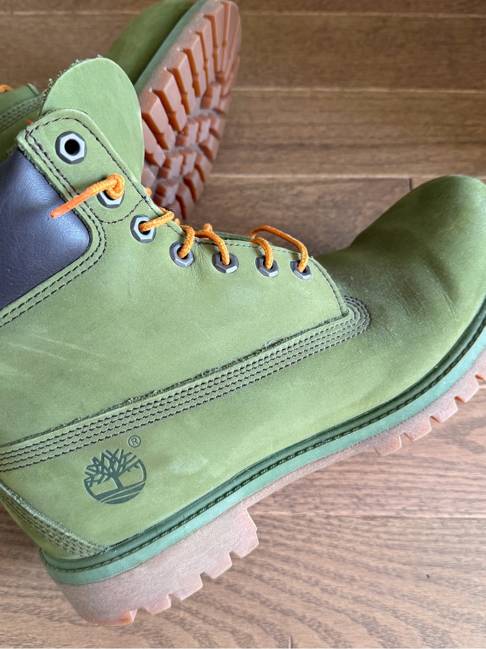 Timberland Olive Green Nubuck Boots with Orange Laces